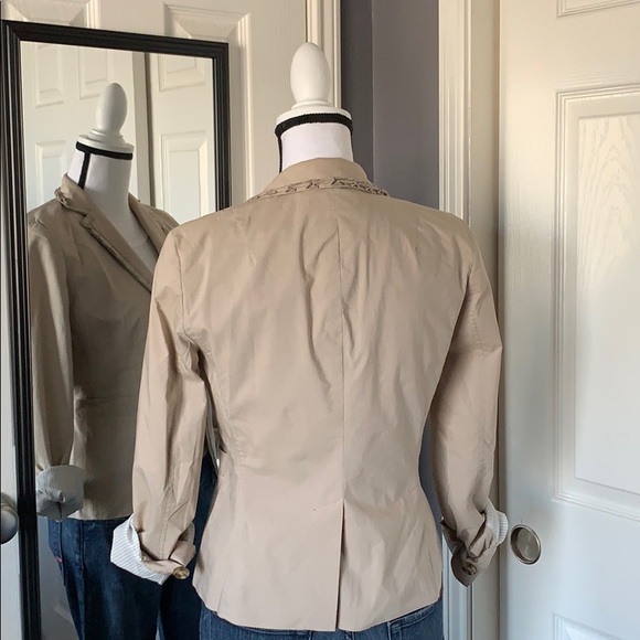 ⬇️REDUCED! Banana Republic beige blazer - Picture 4 of 7